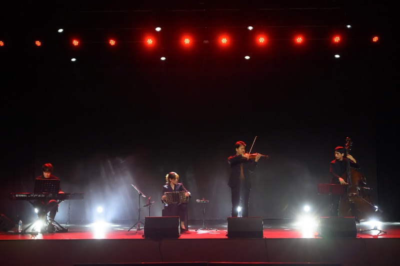 특별공연 (1).jpg